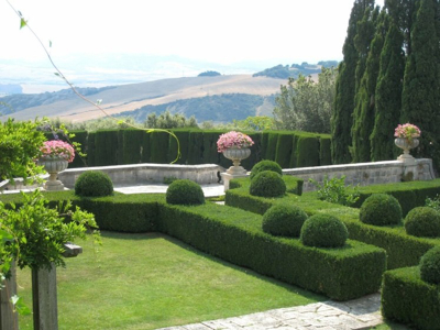 Thiết kế sân vườn theo kiểu Pháp